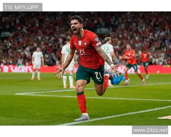 世界杯预选赛葡萄牙鲁本内维斯远射中柱